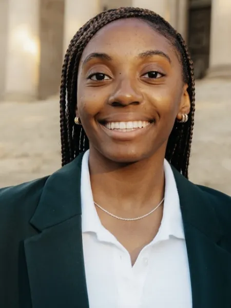 Aria Cornwall Headshot